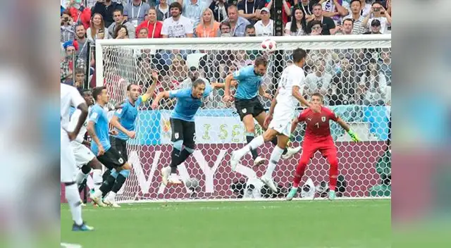 Raphael Varane anota gol de cabeza y abre el marcador