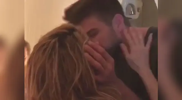 Shakira y Gerard Piqué se dan un beso en público poniéndole fin a los rumores de una separación Shakira y Gerard Piqué se dan un beso en público poniéndole fin a los rumores de una separación