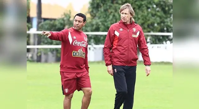 Nolberto Solano y Ricardo Gareca