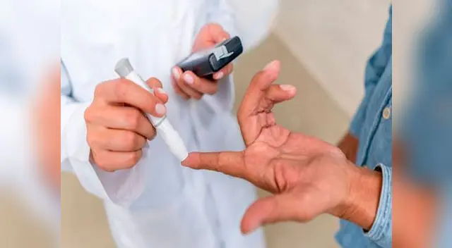 El médico es el único autorizado para recetarte medicinas o tratamientos para la hipoglicemia. No te automediques