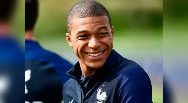 Le rinden homenaje a Kylian Mabppé bautizando a un toro con su nombre Le rinden homenaje a Kylian Mabppé bautizando a un toro con su nombre