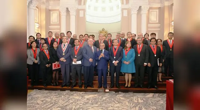 35 presidentes de las Cortes Superiores de todo el país se reunieron con el presidente del Poder Judicial Duberlí Rodríguez 35 presidentes de las Cortes Superiores de todo el país se reunieron con el presidente del Poder Judicial Duberlí Rodríguez