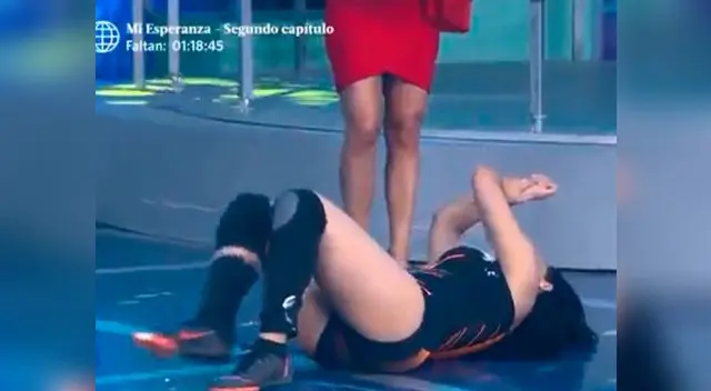 Michelle Soifer termina en el piso tras enfrentarse a Rosángela Espinoza Michelle Soifer termina en el piso tras enfrentarse a Rosángela Espinoza