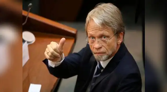 Senador Antanas Mockus protagonizó bochornoso espectáculo en Colombia  