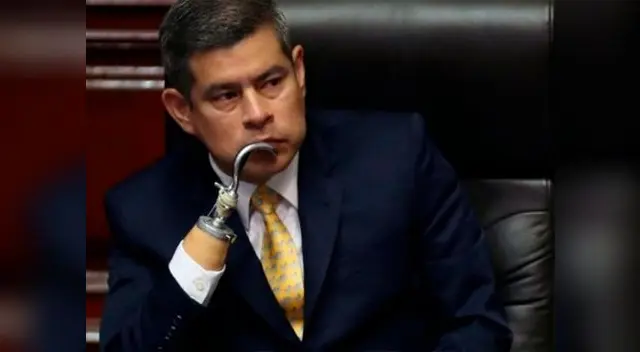 El presidente del Congreso defendió a fujimorista Héctor Becerril 