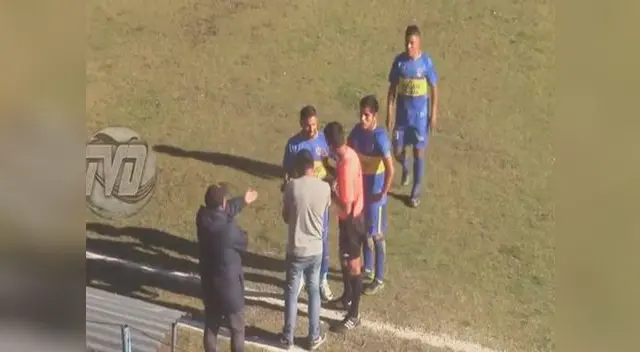 El árbitro utilizó un vídeo para resolver una jugada polémica El árbitro utilizó un vídeo para resolver una jugada polémica