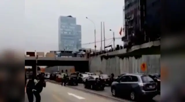 Reabren Vía Expresa tras persecución a delincuentes Reabren Vía Expresa tras persecución a delincuentes