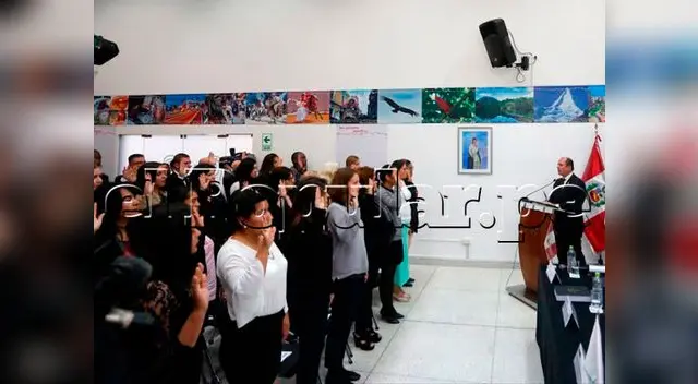 40 extranjeros de 26 países de nacionalizaron peruanos 40 extranjeros de 26 países de nacionalizaron peruanos