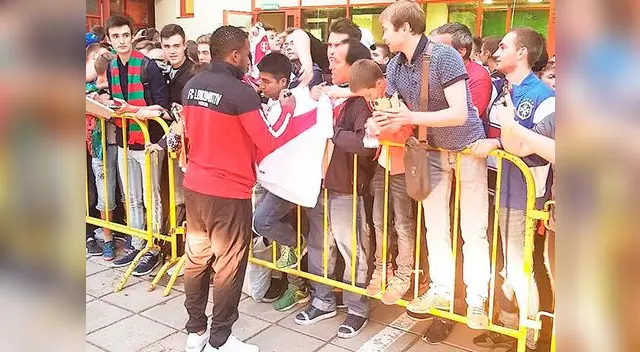 Jefferson Farfán es sensación en el Lokomotiv Jefferson Farfán es sensación en el Lokomotiv