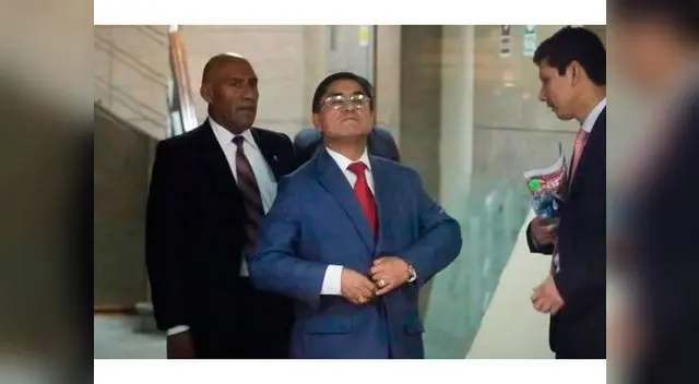 Juez supremo César Hinostroza en manos del Congreso Juez supremo César Hinostroza en manos del Congreso