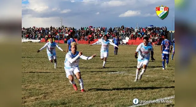 Atrás quedaron los festejos jugadores y el técnico Ramírez Cubas dejaron el equipo de Fuerza Putina. FOTO: Facebook Fuerza Minera