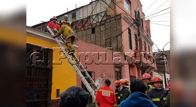 El colapso de una pared en una quinta en el Rímac puso en peligro a 23 familias /Foto. Christian Moreno El colapso de una pared en una quinta en el Rímac puso en peligro a 23 familias /Foto. Christian Moreno