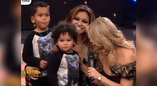 hijos de Shantall realizaron peculiar baile desatando el furor del público