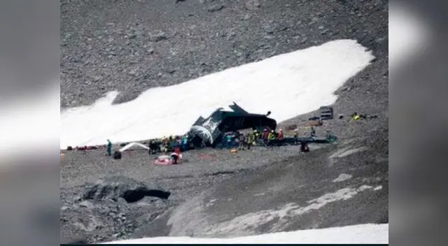 Avión se estrelló en montañas y deja 20 fallecidos Avión se estrelló en montañas y deja 20 fallecidos