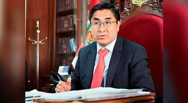 César Hinostroza justifica las propiedades que posee