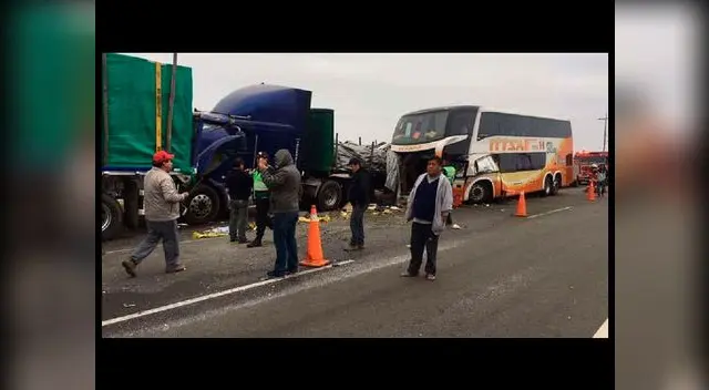 Accidente carretero dejó cuatro muertos en Paramonga Accidente carretero dejó cuatro muertos en Paramonga