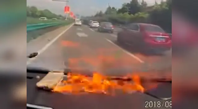iPhone 6 explota dentro de auto y conductora entra en pánico