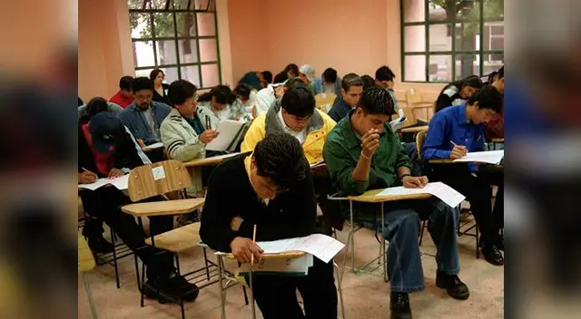 Recomiendan a postulantes participar en simulacros de exámenes de admisión 