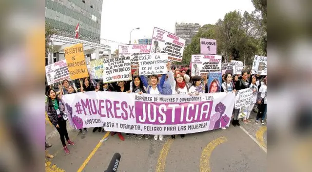 Miles de mujeres realizaron marcha contra jueces y fiscales corruptos