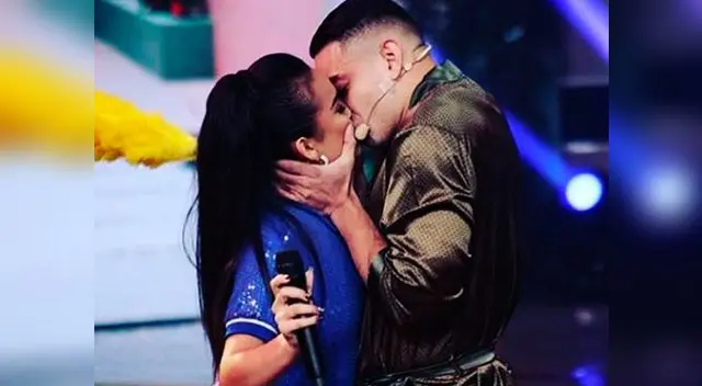 Daniela Darcourt se besó con Coto Hernández en romántica escena