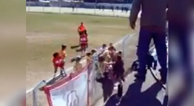 Partido de fútbol feminino termina en brutal batalla campal Partido de fútbol feminino termina en brutal batalla campal