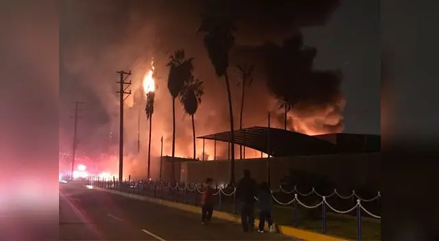 Incendio consume fábrica de muebles en Chorrillos Incendio consume fábrica de muebles en Chorrillos