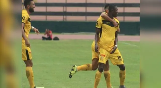 Fabián González marcó dos goles en la goleada del Cantolao ante Comerciantes Fabián González marcó dos goles en la goleada del Cantolao ante Comerciantes