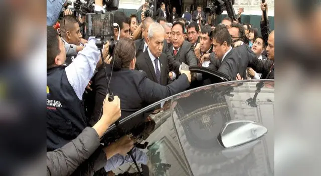 Fiscal de la nación protagoniza nuevo escándalo que podría inhabilitarlo