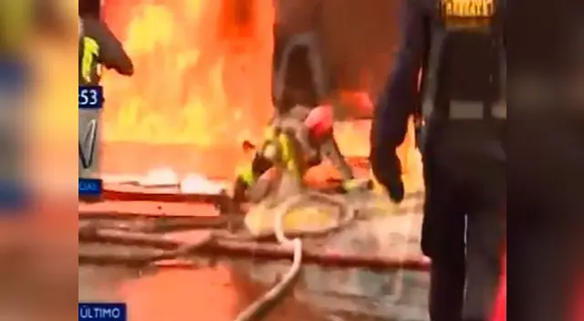 Bombero Voluntario resultó herido en incendio frente al Hospital del Niño 