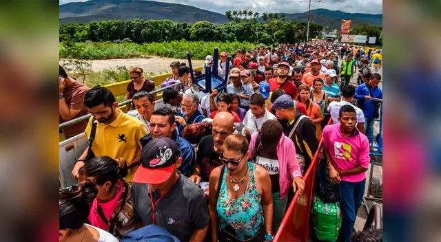  En el Perú residen alrededor de 385 000 venezolanos