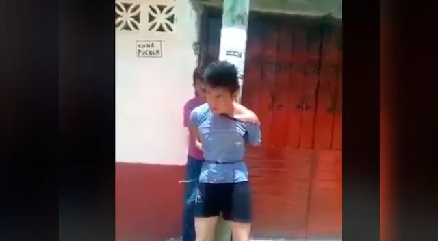 Ladrón pide a llamar a la policía ante el temor de ser linchado