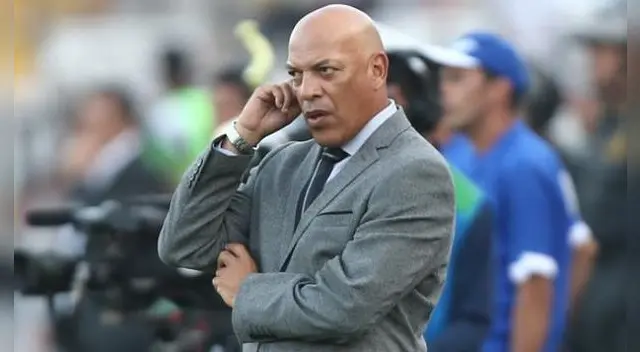 'Mou' es líder con un equipo que recién ascendió en Bolivia