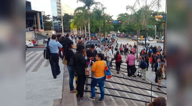 Hasta el momento no se han reportado víctimas que lamentar debido al terremoto sufrido en Venezuela y Colombia. Hasta el momento no se han reportado víctimas que lamentar debido al terremoto sufrido en Venezuela y Colombia.