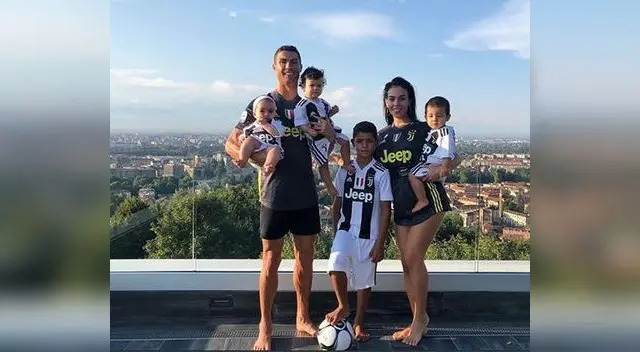 Cristiano posa con su familia