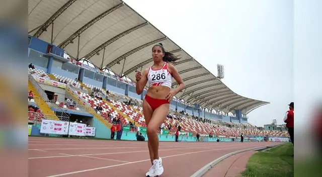 Kimberly Garcia medalla de plata  10.000  metros de marcha atlética. FOTO:Federación Atletismo