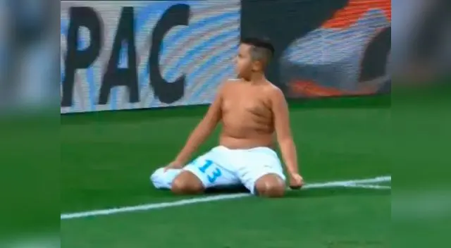 Niño se convierte en viral con peculiar celebración de gol