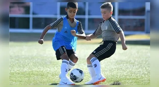 Cristiano Jr. entrena con la Juventus