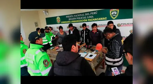 Fueron intervenidos por agentes de la comisaría d e la Urb. Pachacamác Fueron intervenidos por agentes de la comisaría d e la Urb. Pachacamác