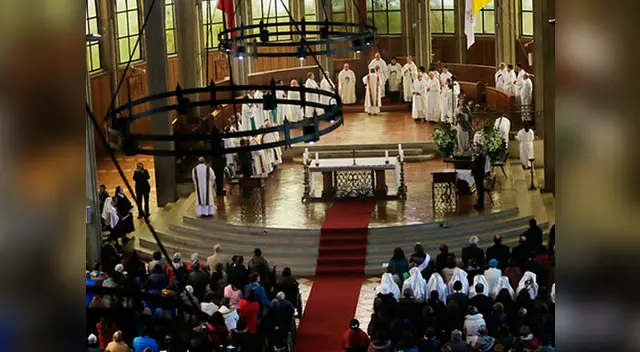 Investigan más casos de sacerdotes que cometieron delitos sexuales en Chile