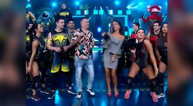 Mathías Brivio la invitó a María Pía Copello junto a todos los integrantes de 'EEG' a realizar los curiosos pasos de la actriz mexicana