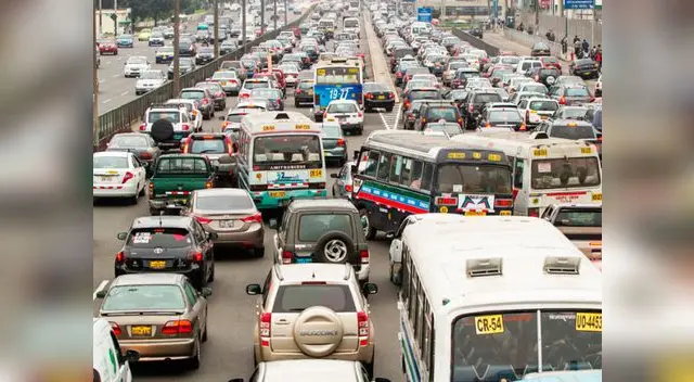 Tránsito en Lima quita días de productividad