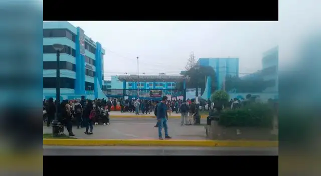 Estudiantes tomaron la Universidad del Callao