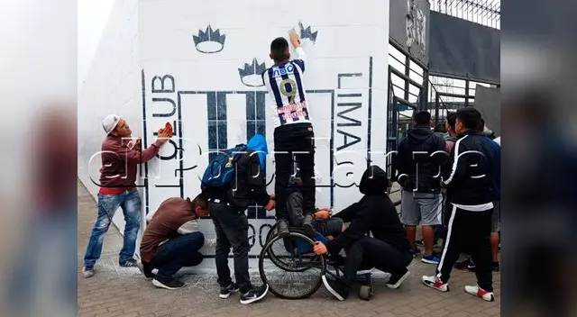 Escena de unión entre hinchada de Alianza Lima inspiró caricatura. 