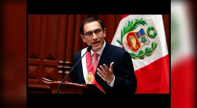 Presidente Martín Vizcarra no niega la posibilidad de cerrar el Congreso