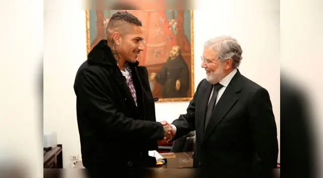 Paolo Guerrero visitó el Tribunal Constitucional