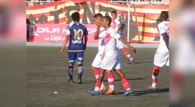Alfredo Salinas viene caer 4-0 con Atlético Grau en Piura. FOTO: Roberto Saavedra Alfredo Salinas viene caer 4-0 con Atlético Grau en Piura. FOTO: Roberto Saavedra