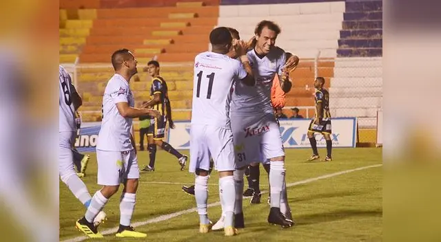 Real Garcilaso le ganó 3-1 a Sport Rosario y comparte primer lugar con Melgar y San Martín Real Garcilaso le ganó 3-1 a Sport Rosario y comparte primer lugar con Melgar y San Martín