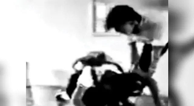 Estudiante golpea brutalmente a su compañera Estudiante golpea brutalmente a su compañera