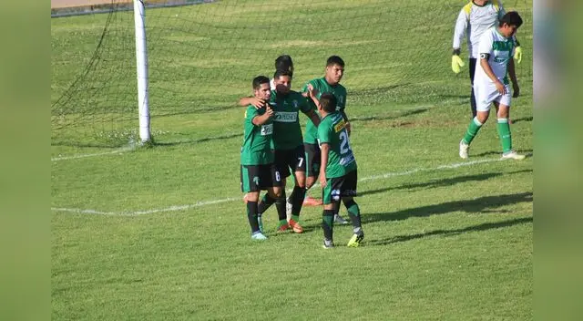 Diego Escuza anotó tres goles en la victoria del Sportivo Huracán. FOTO: César Condori
