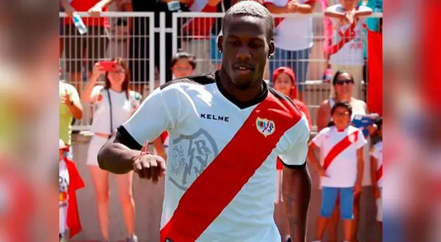 Advíncula cada fecha muestra su excelente rendimiento en España